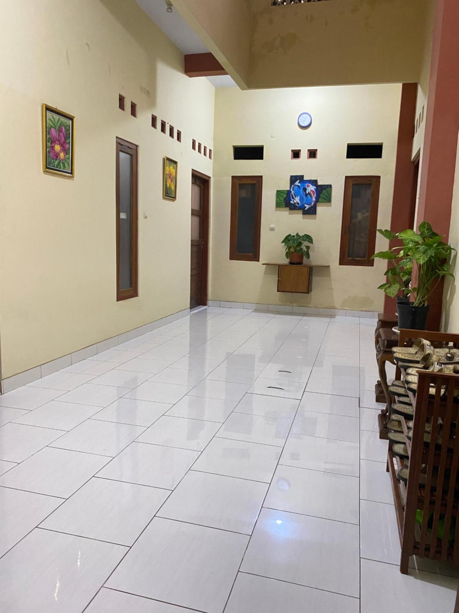 Ada Homestay Магеланг Экстерьер фото